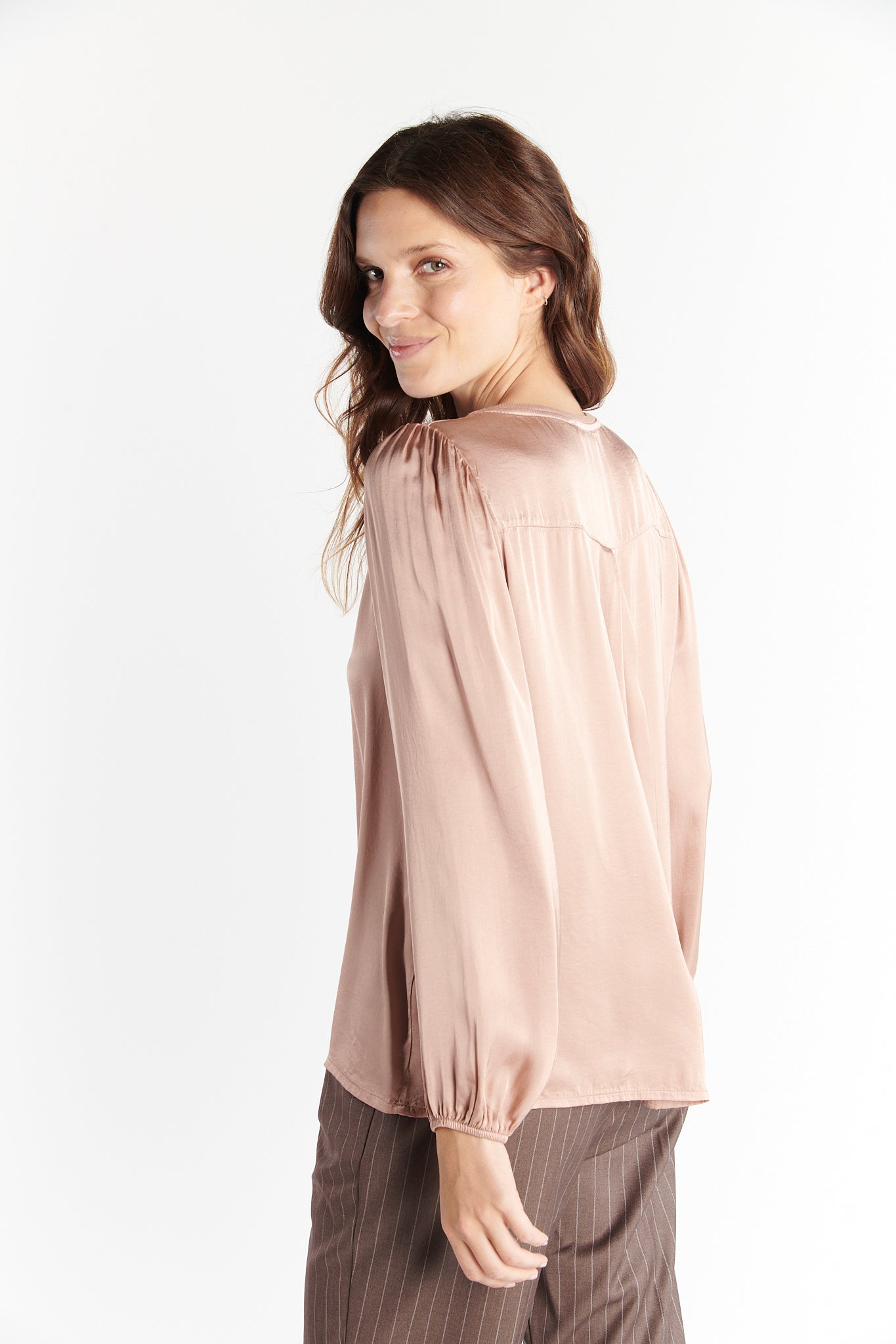 BLOUSE COL V DANA ROSE POUDRE