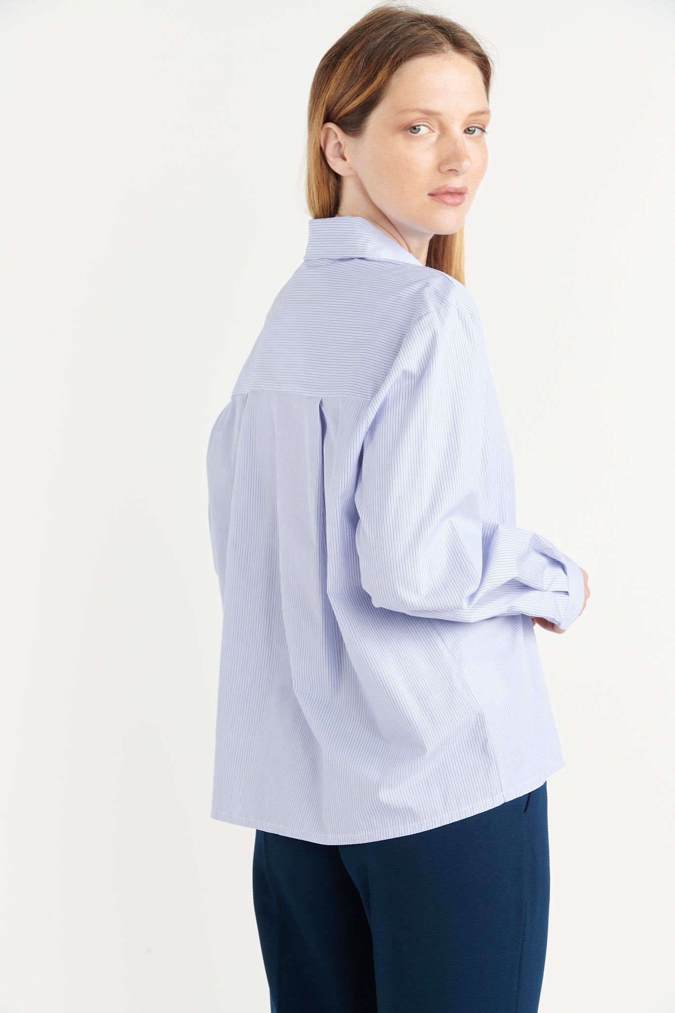 CHEMISE COURTE RAYURES FINES MARINE CASSIE