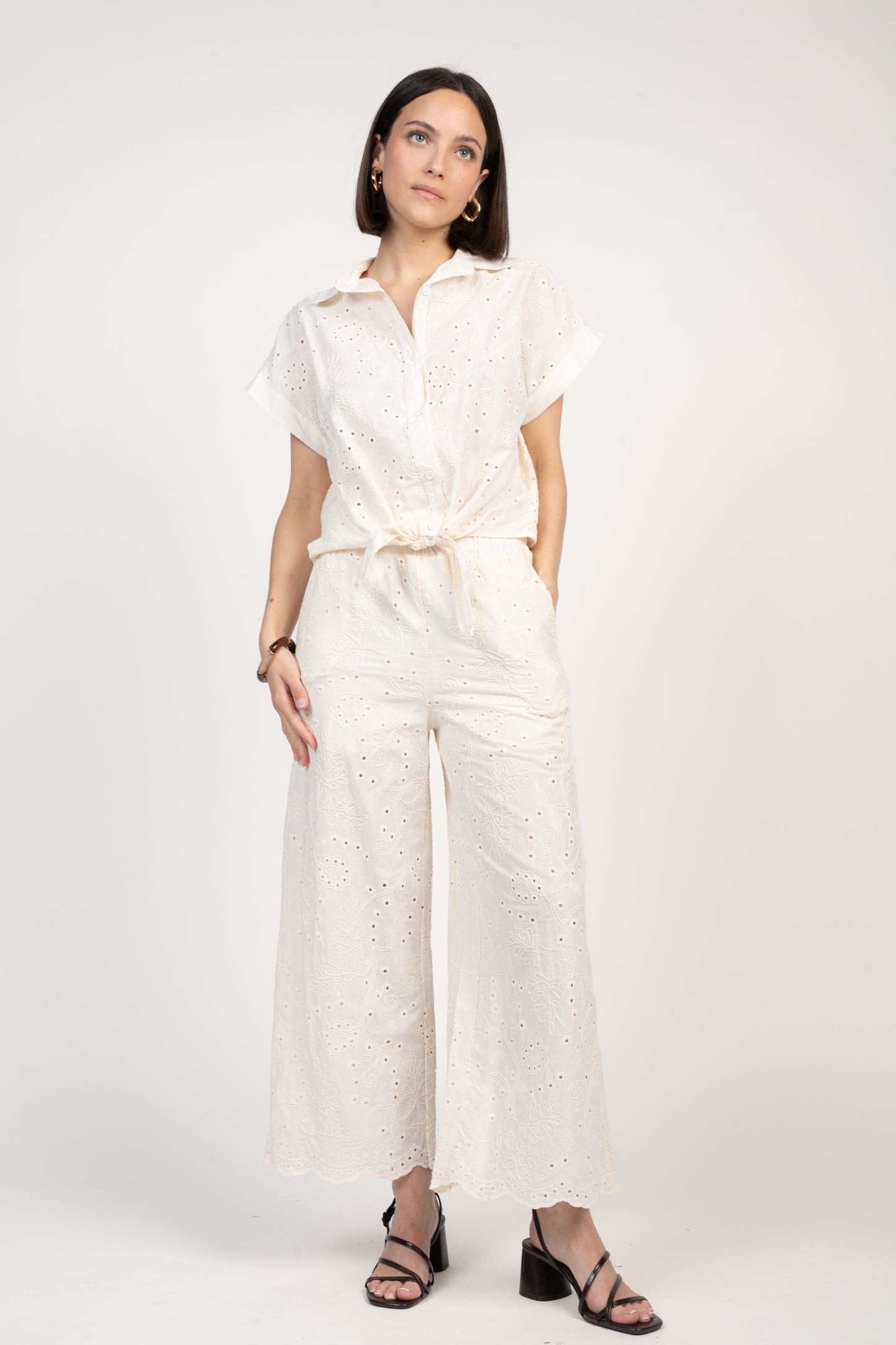 PANTALON BRODÉ 7/8ÈME ÉCRU FLORA