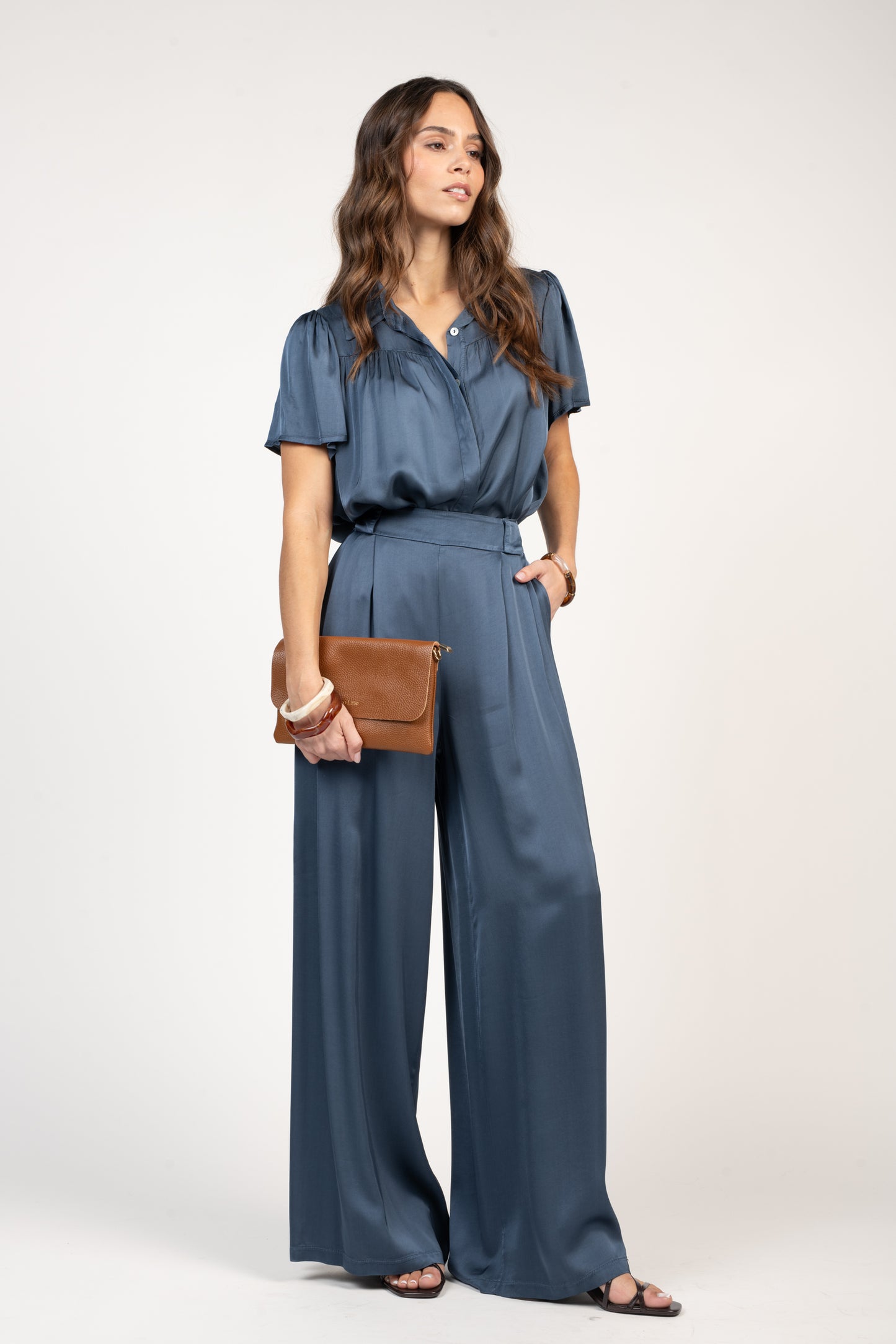 SAC POCHETTE EN CUIR FIORELLA CAMEL