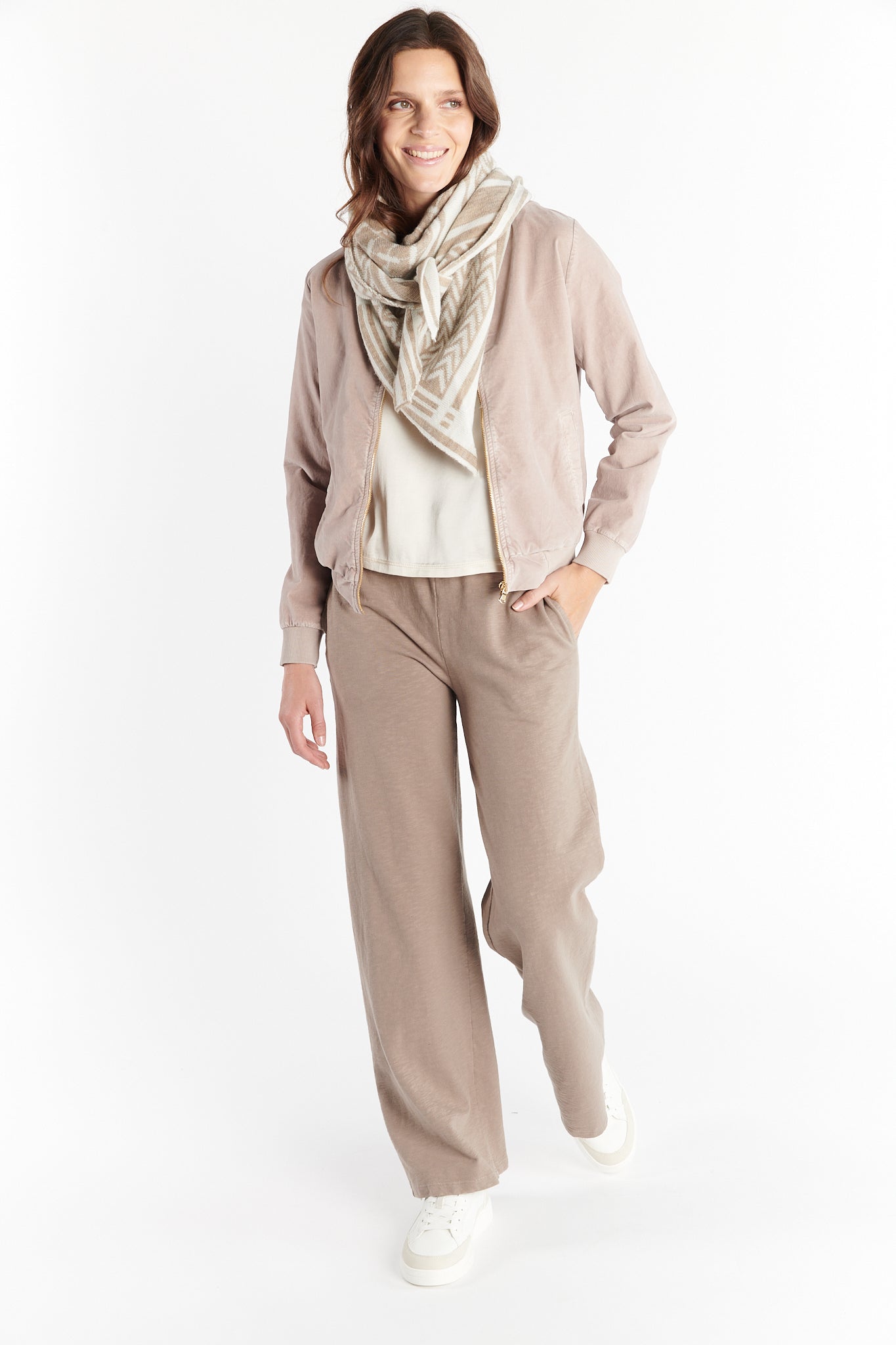 ÉCHARPE TRIANGLE DARCY IMPRIMÉ GÉOMETRIQUE BEIGE