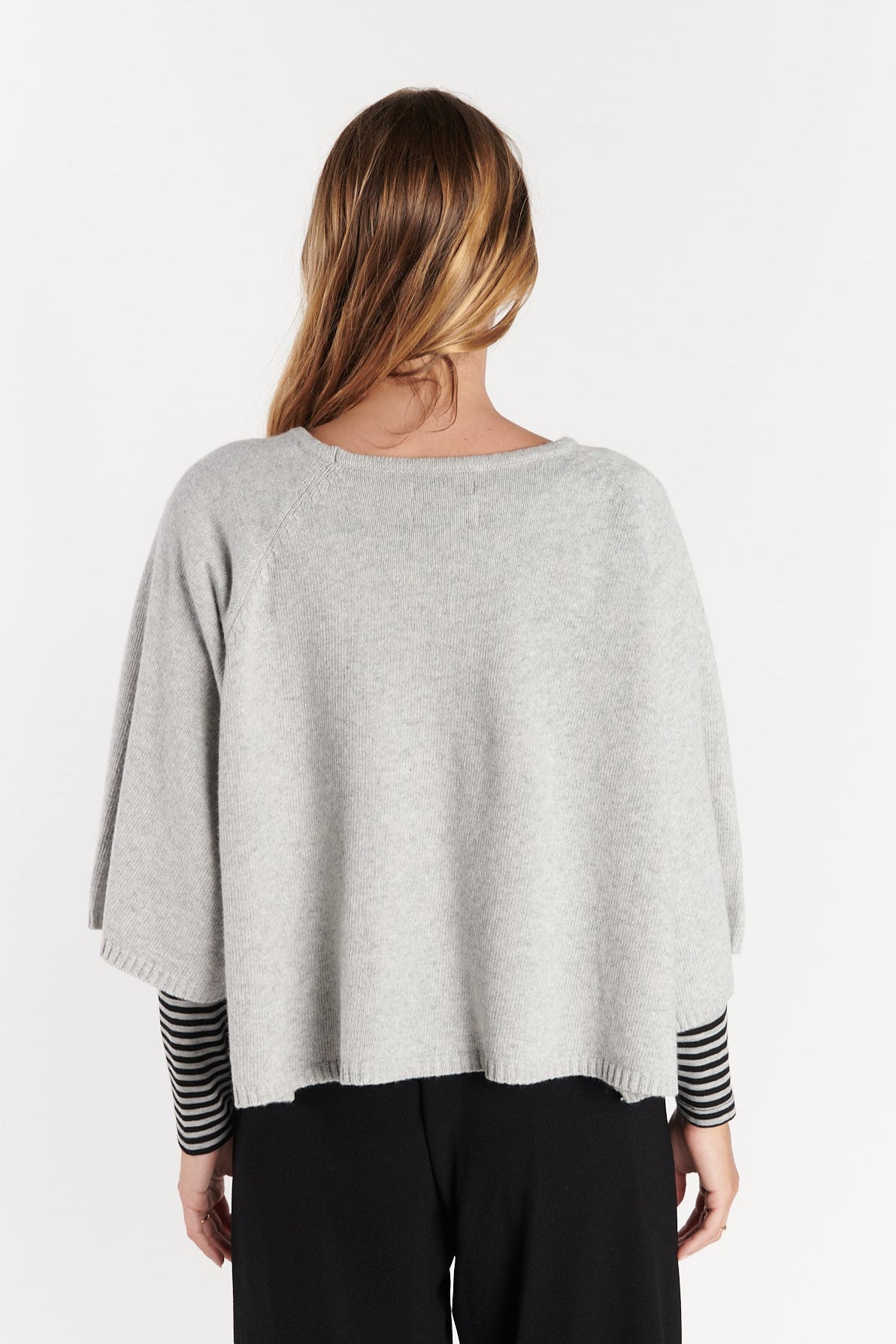 PULL COURT OVERSIZE SÉLENA GRIS