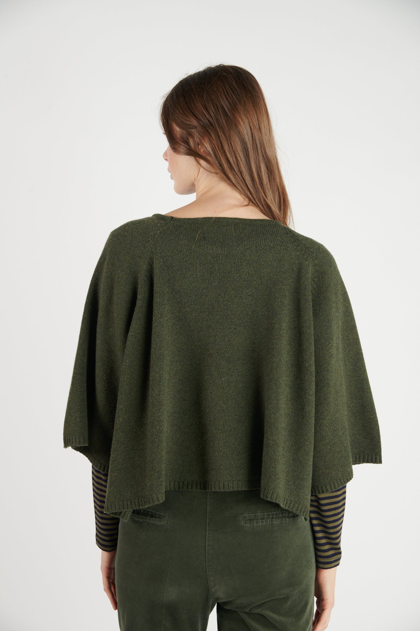 PULL COURT OVERSIZE SÉLENA KAKI