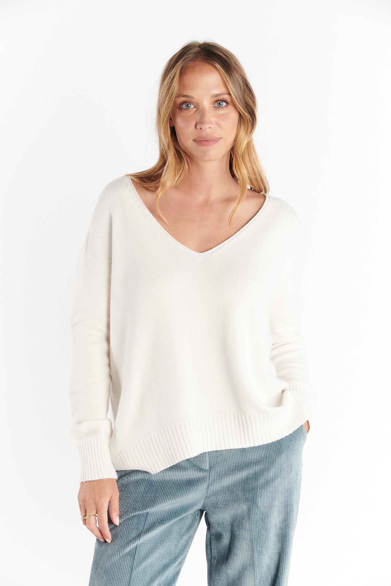PULL COL V DAN NATUREL