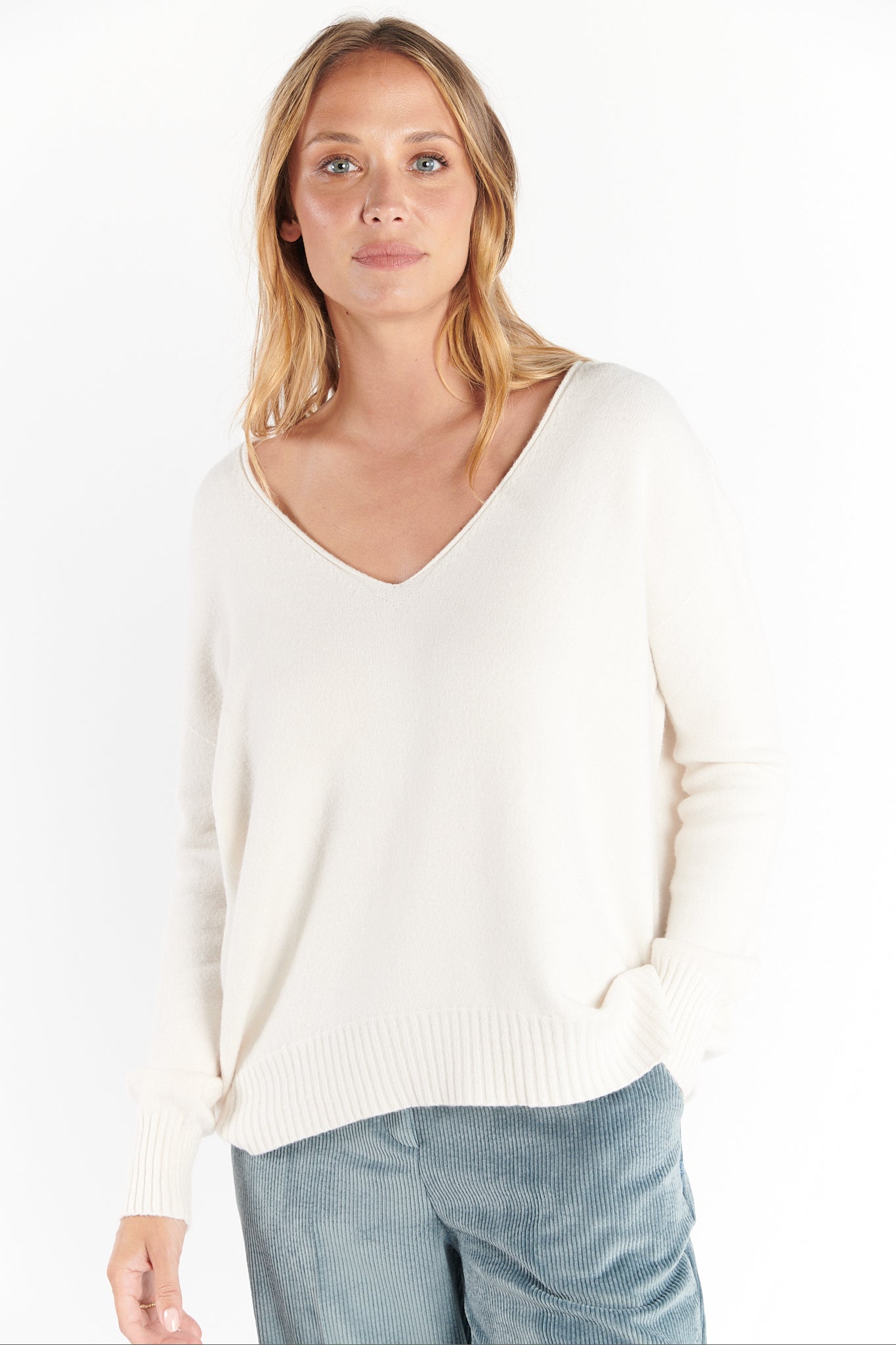PULL COL V DAN NATUREL