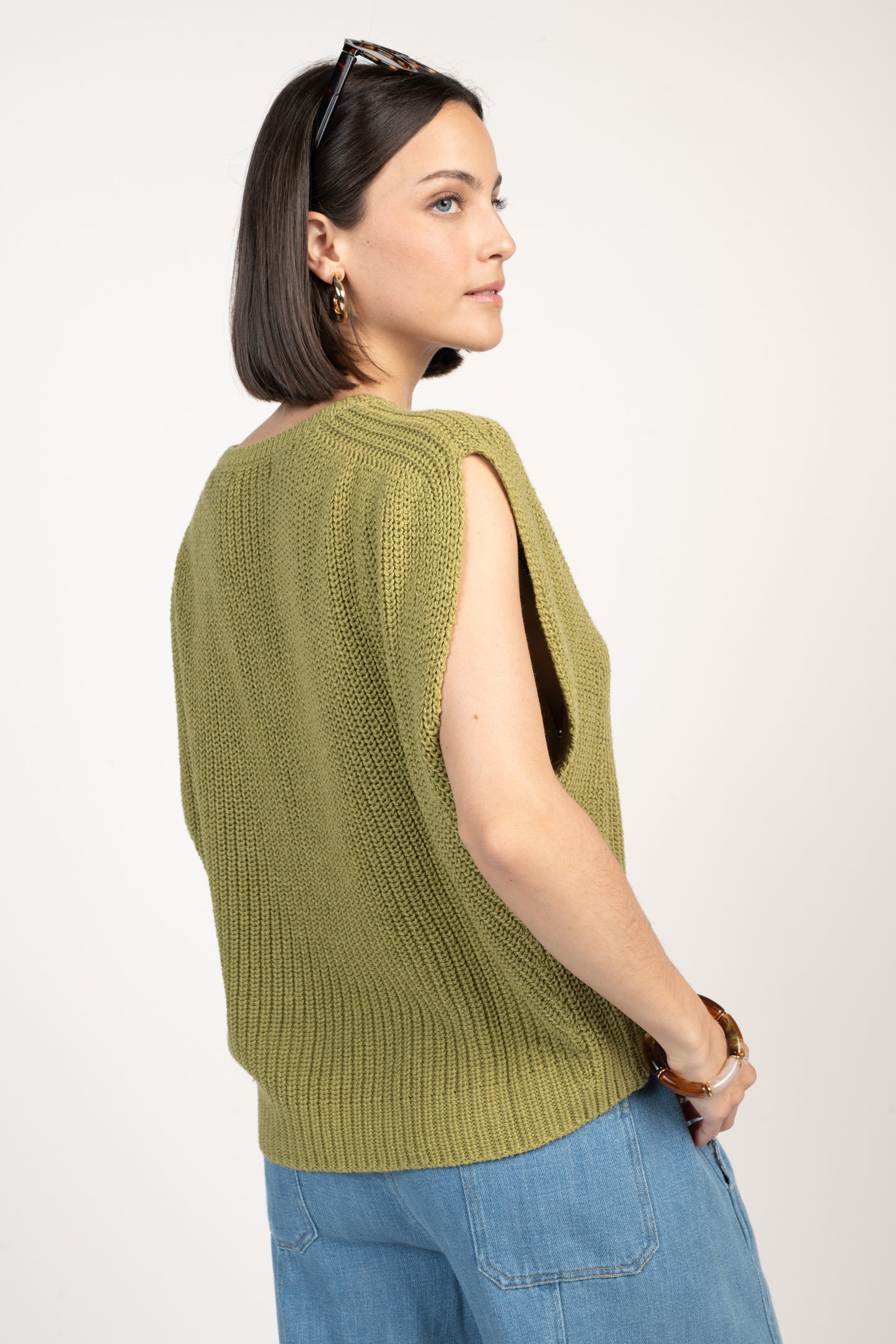 PULL SANS MANCHES ÈVE VERT