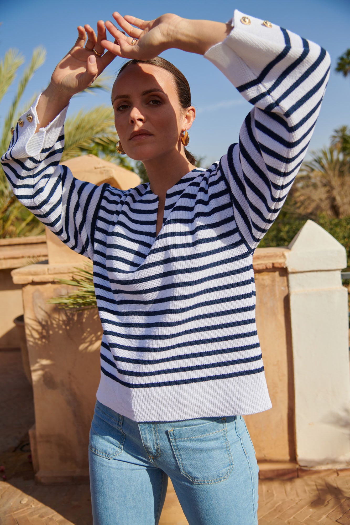 COLIN WHITE STRIPED SWEATER