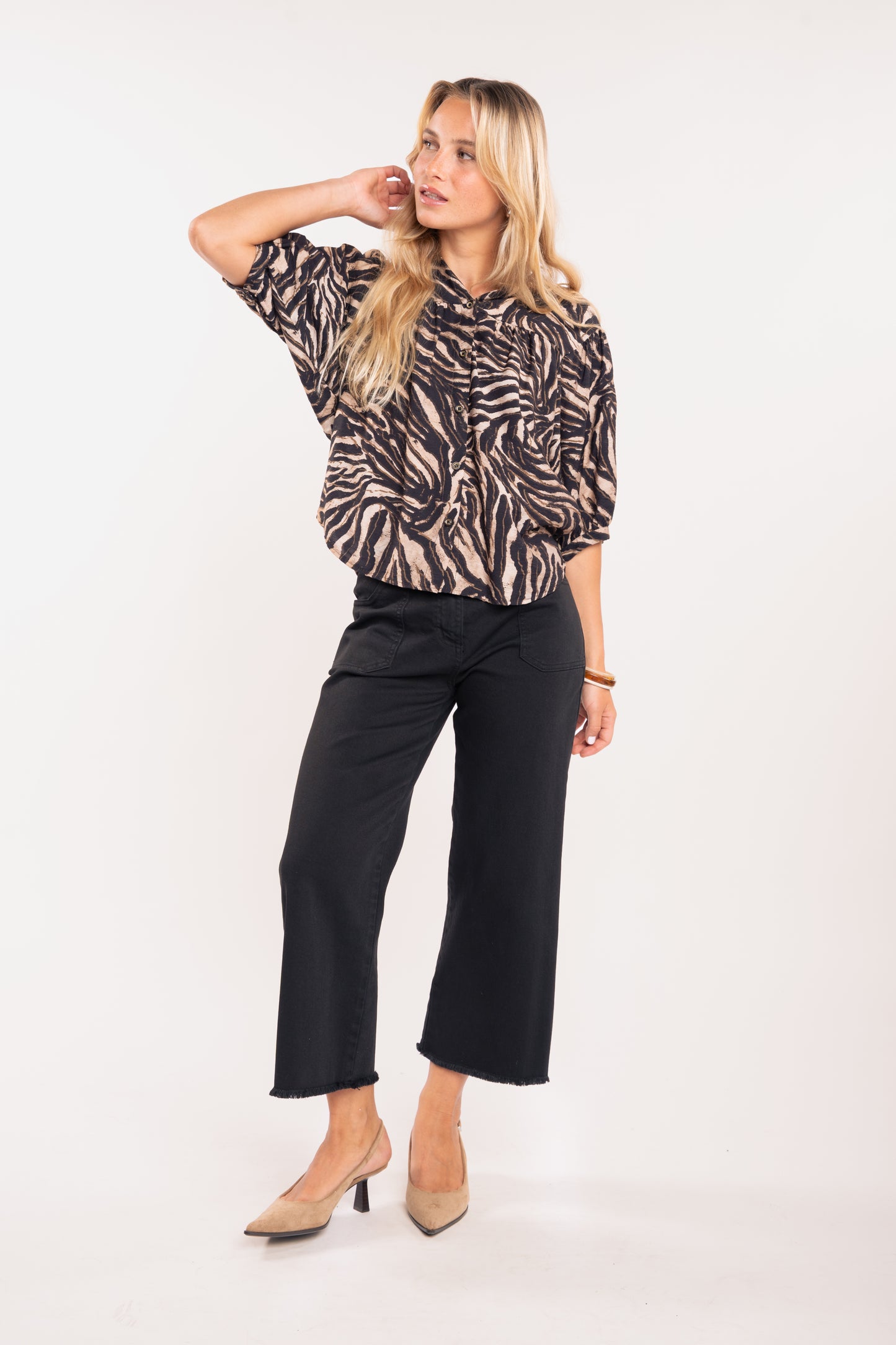 Blouse imprimé zèbre noir et pantalon femme noir