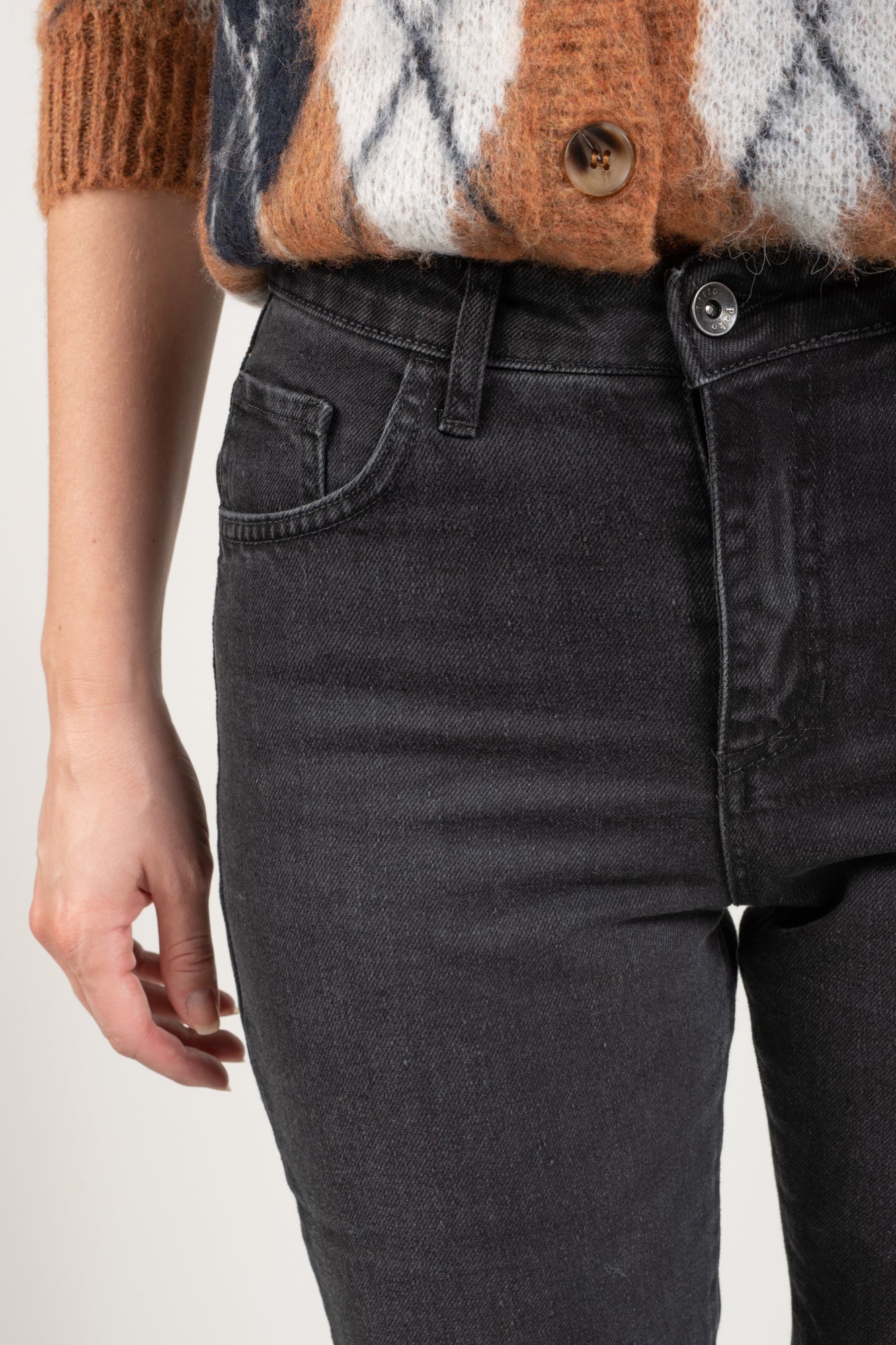 HIGH WAIST JEANS - BLACK