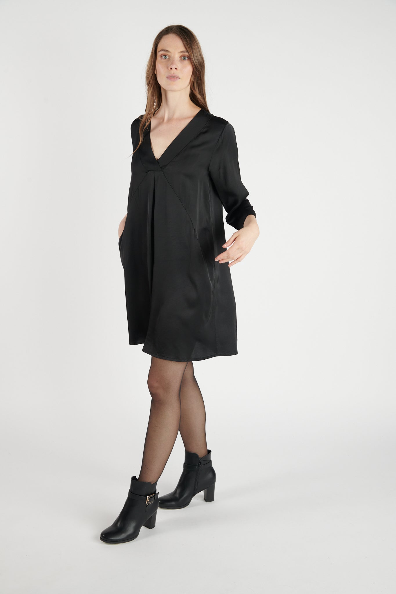 ROBE COURTE DOMAE NOIR