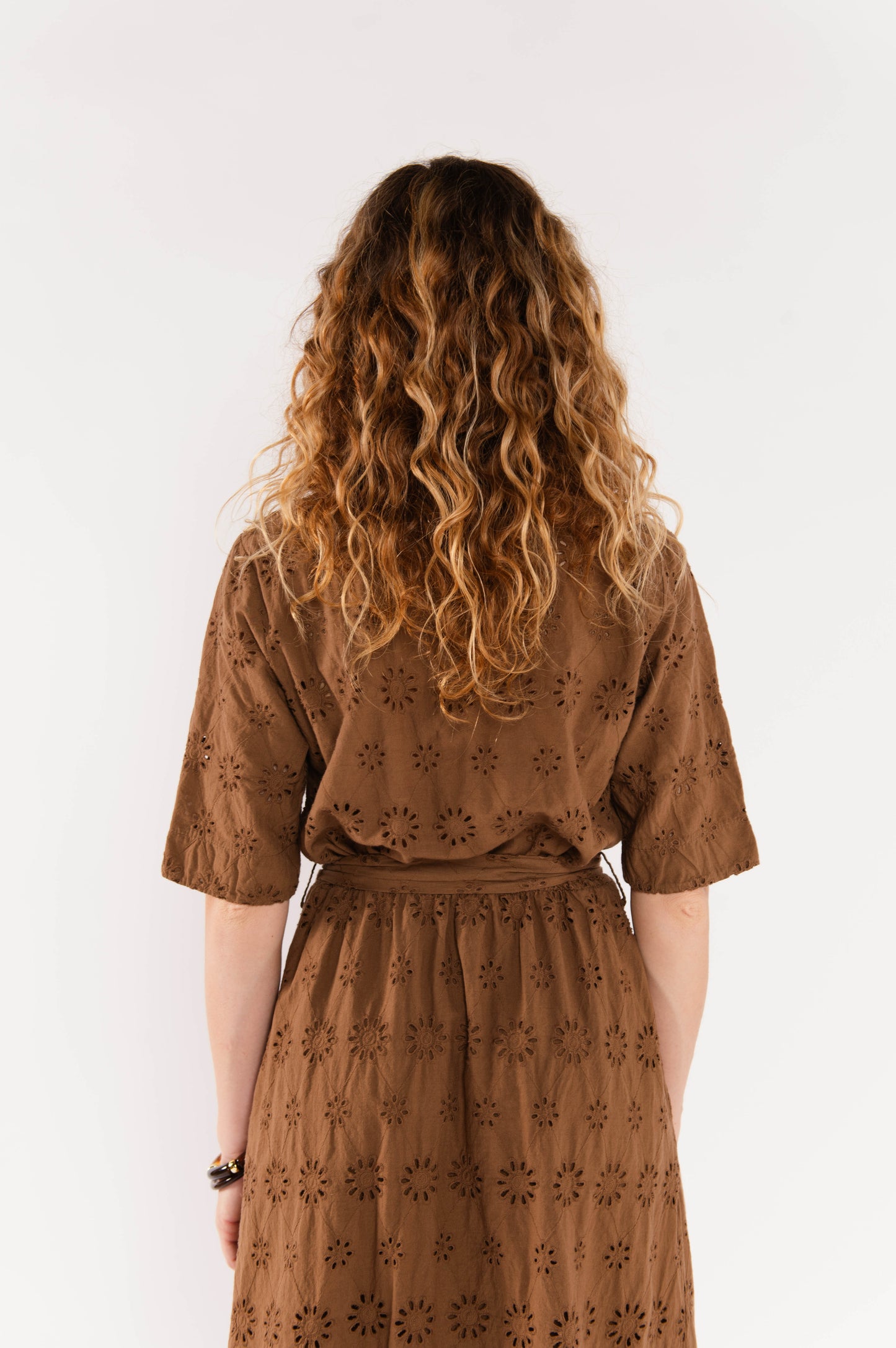 ROBE BRODÉE ÉNID MARRON