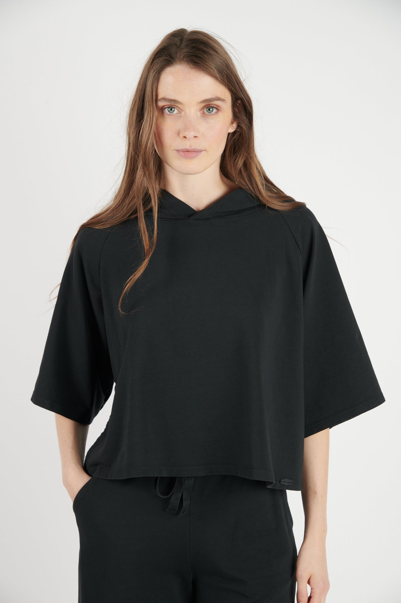 SWEAT CAPUCHE COURT DAYAN NOIR