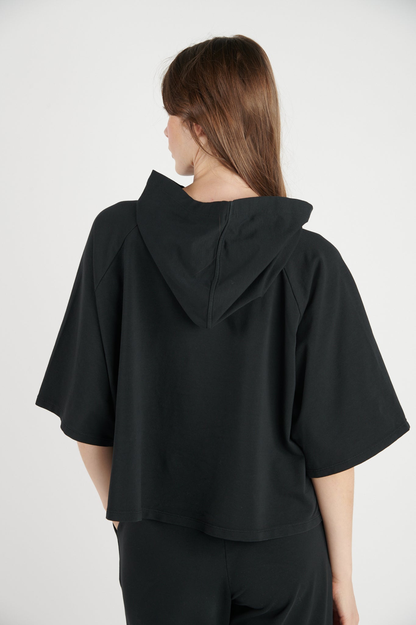 SWEAT CAPUCHE COURT DAYAN NOIR
