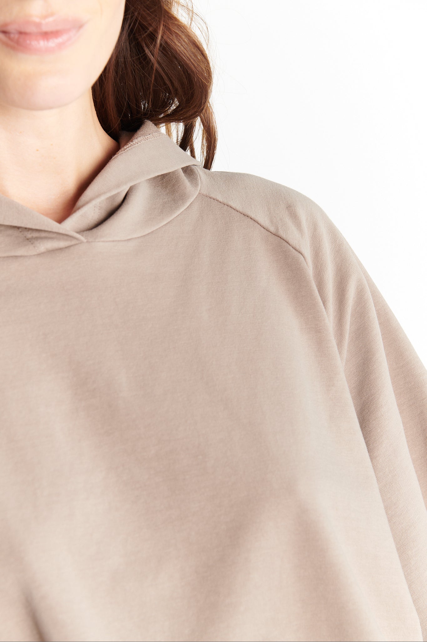 SWEAT CAPUCHE COURT DAYAN TAUPE