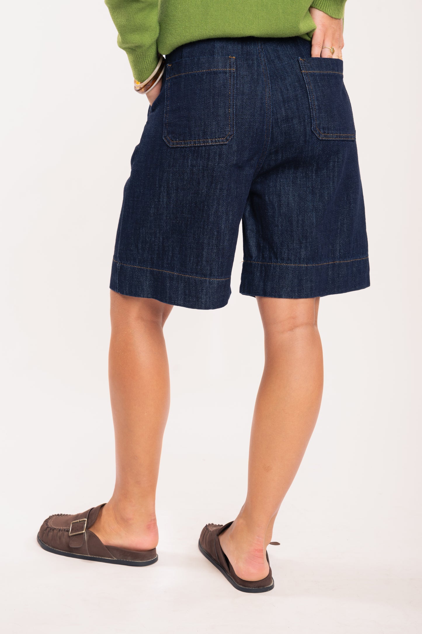 Bermuda jean femme brut de dos