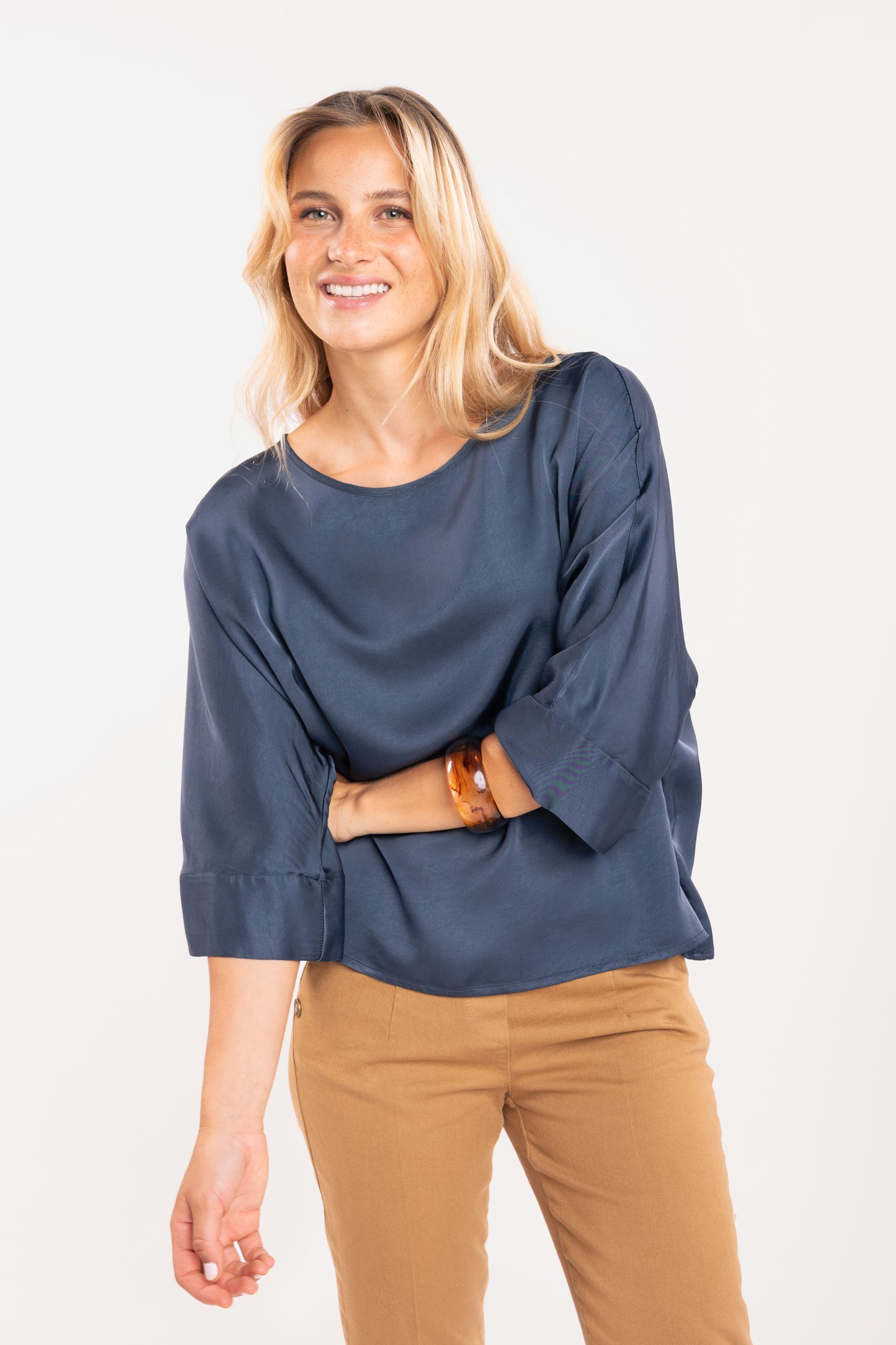 Blouse en satin bleue 