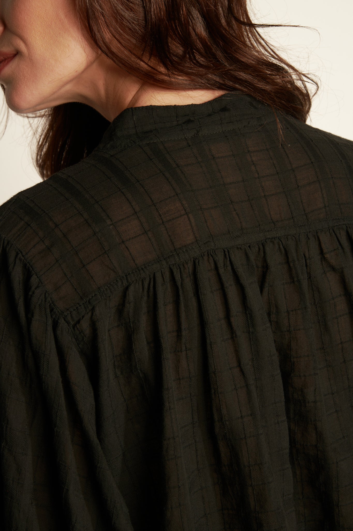 COTTON VOILE TEXTURED PAINTER BLOUSE - BLACK
