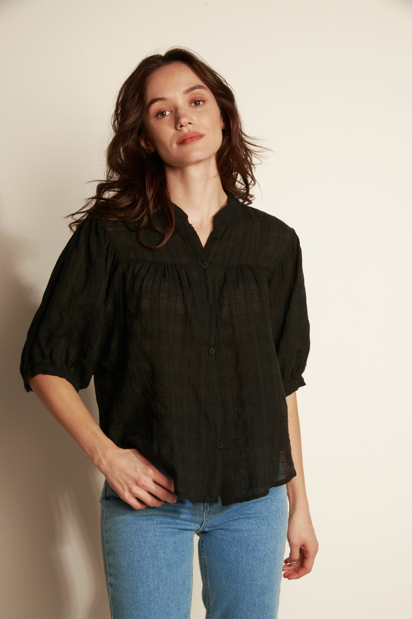 COTTON VOILE TEXTURED PAINTER BLOUSE - BLACK