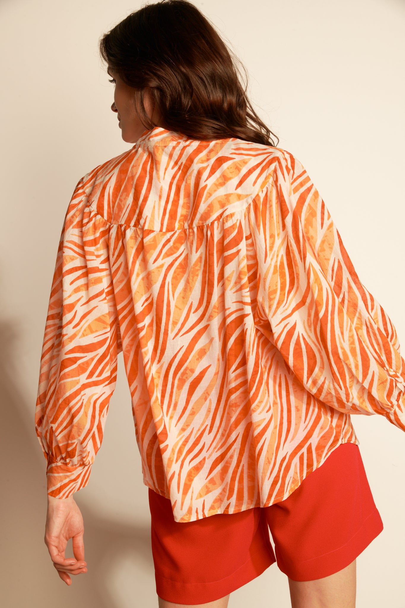 PRINT COTTON VOILE PAINTER BLOUSE - WAVE ORANG