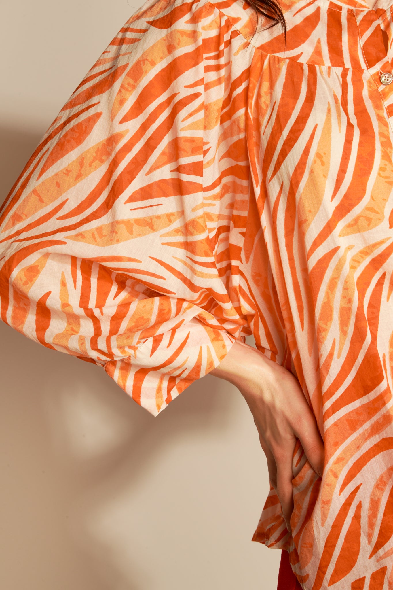 PRINT COTTON VOILE PAINTER BLOUSE - WAVE ORANG