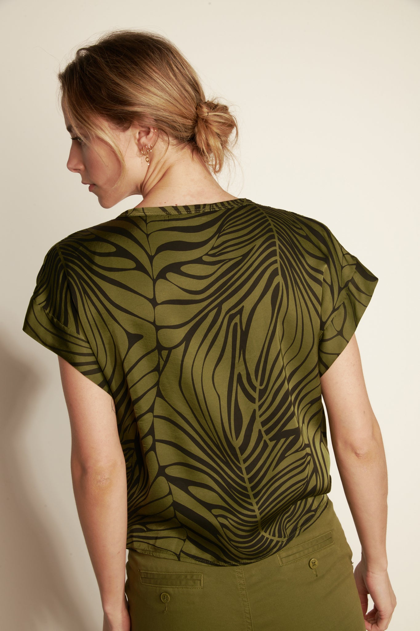 SILKY SAVANE Knotted SHIRT (FA240C05Q) - KHAKI 29V
