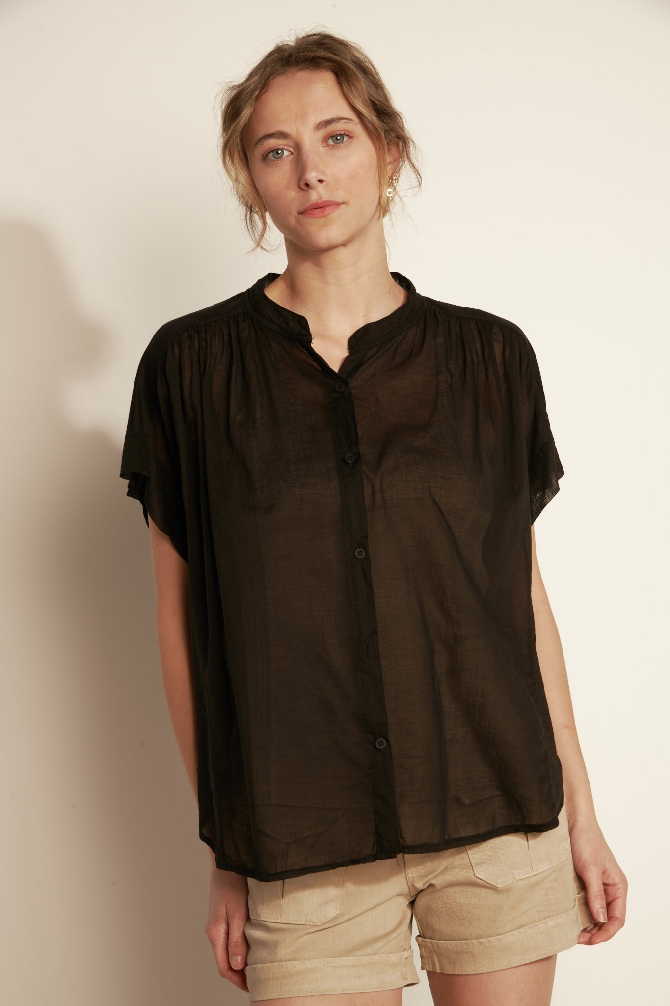 PLAIN COTTON VOILE SLEEVE OVER SS SHIRT - BLACK