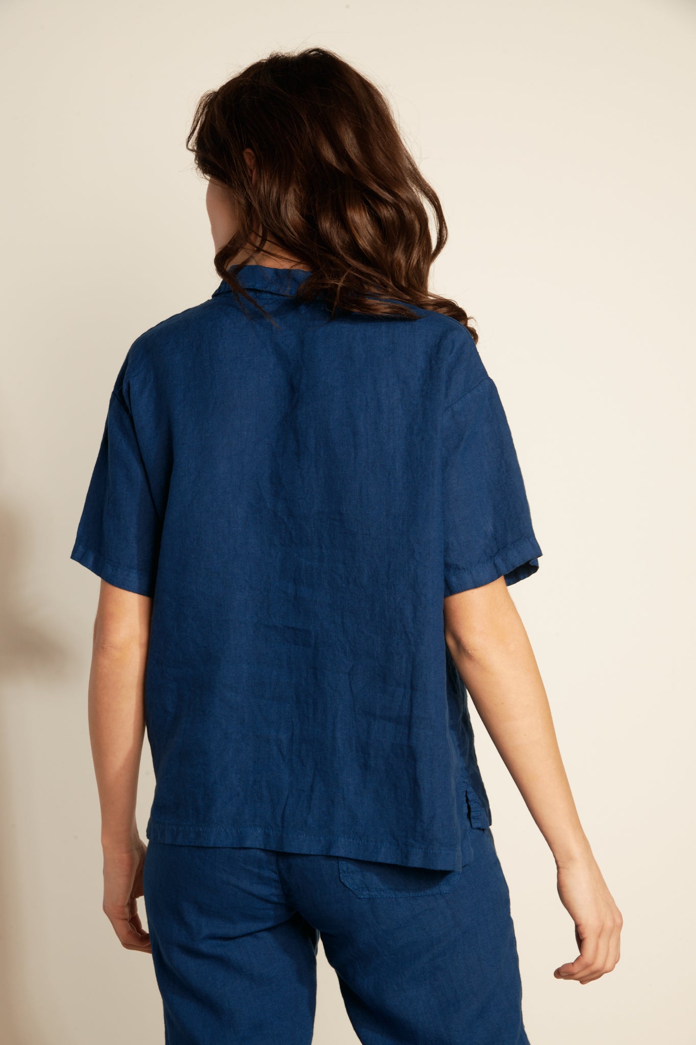 SHORT BUTTONED LINEN SHIRT - OCEAN