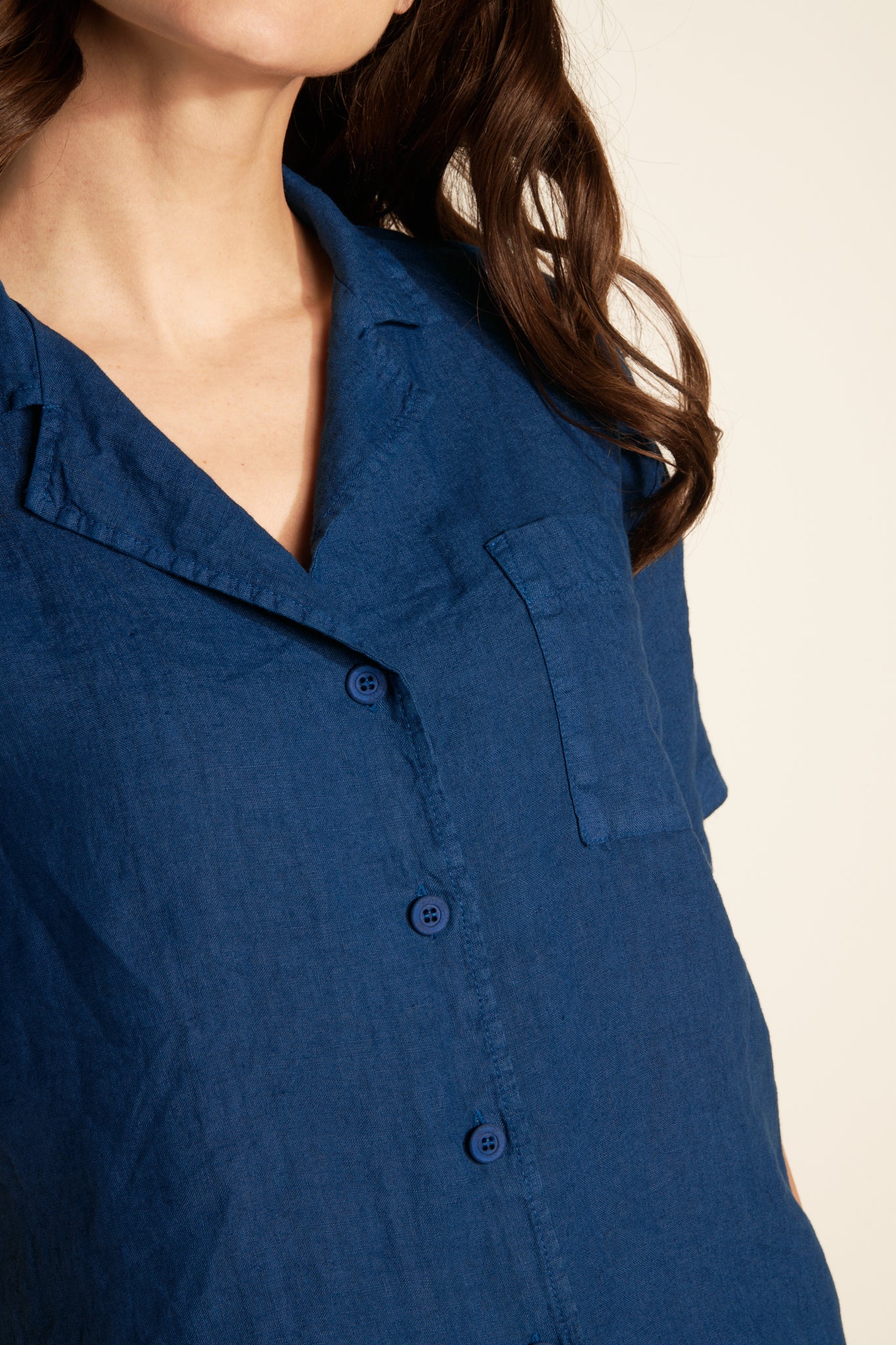 SHORT BUTTONED LINEN SHIRT - OCEAN