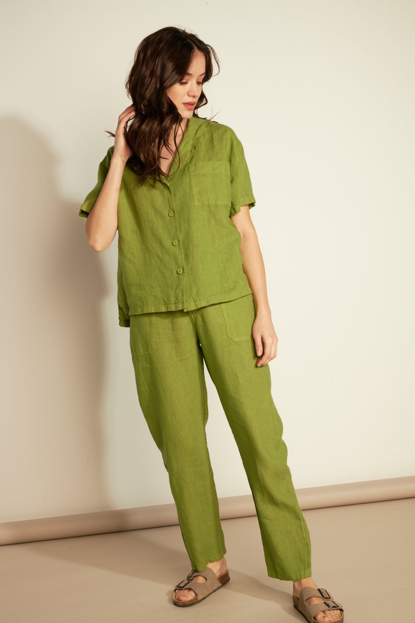 SHORT BUTTONED LINEN SHIRT - PISTACHIO