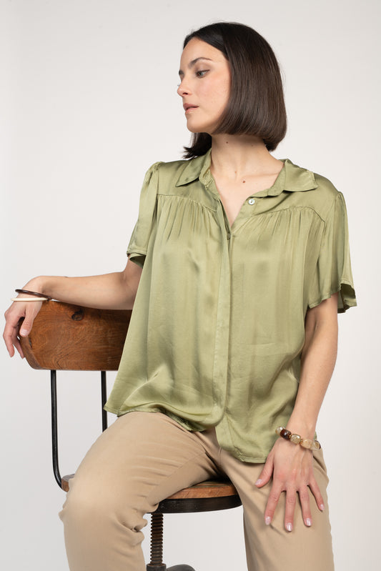 CHEMISIER SATINÉ ÉVANGÉLINA VERTE