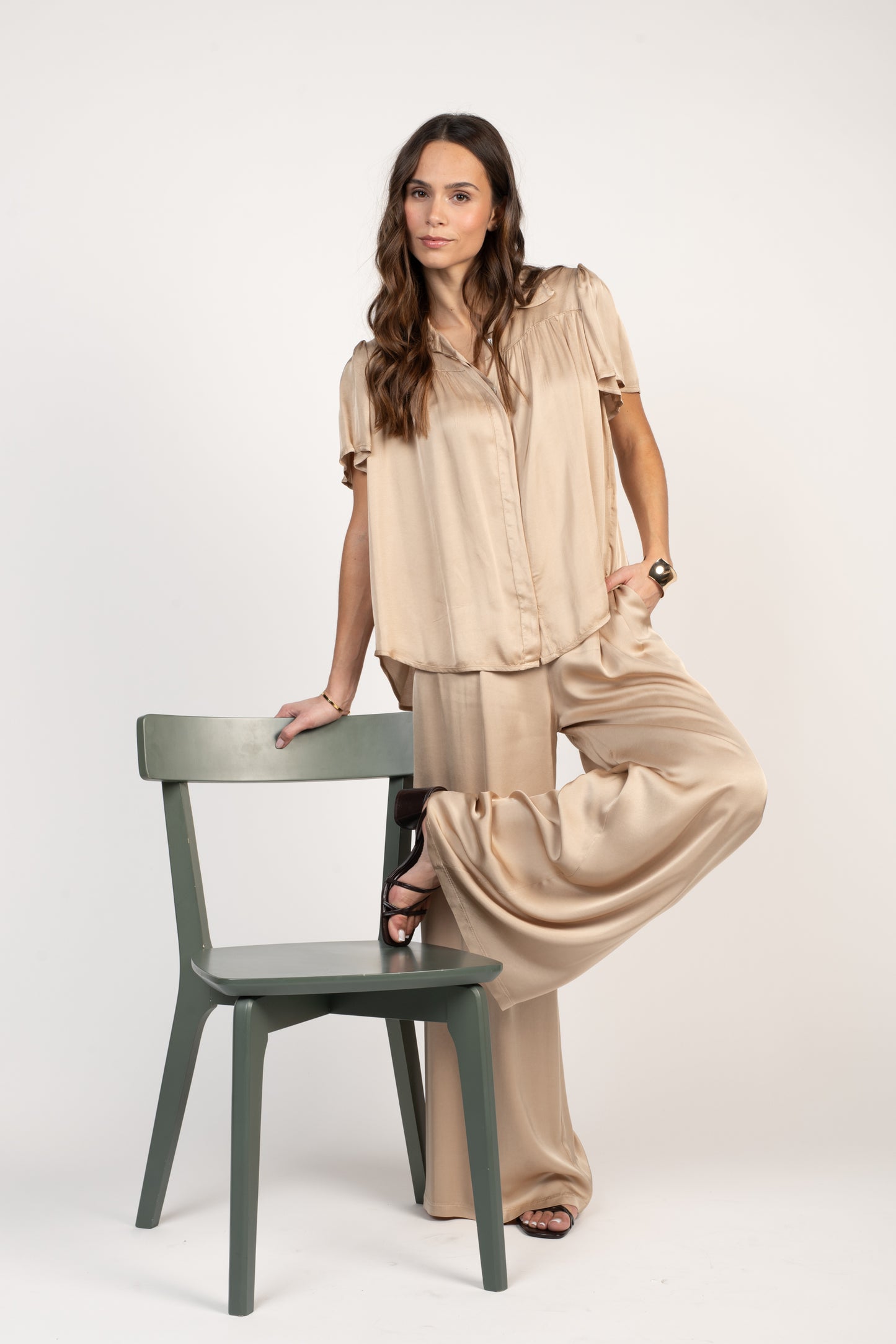 CHEMISIER SATINÉ ÉVANGÉLINA BEIGE