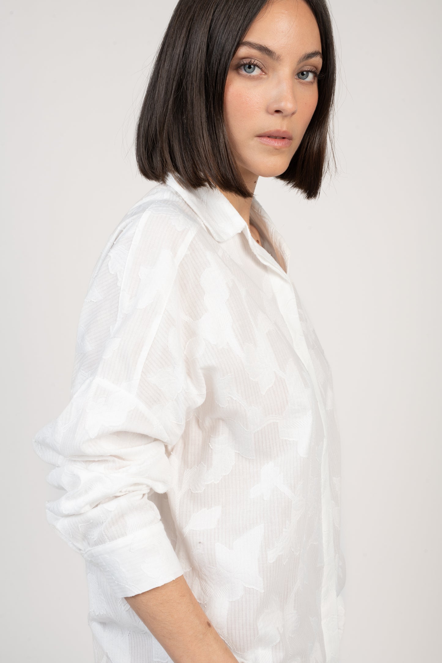 CHEMISE À FLEURS BRODÉE ELÉANOR BLANC