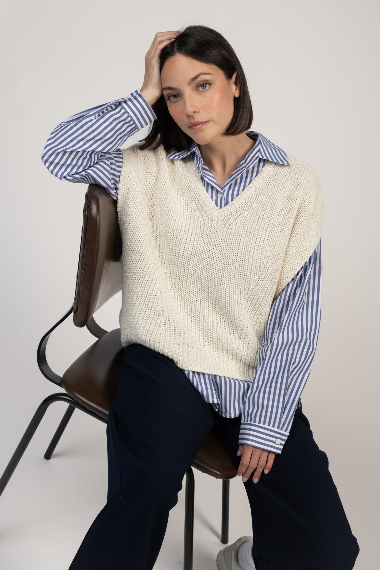 PULL SANS MANCHES ÈVE ÉCRU