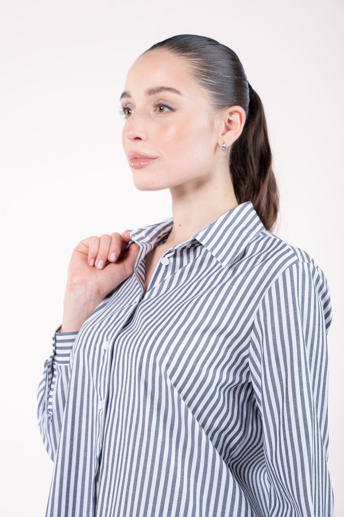 Chemise courte manches longues rayées grise