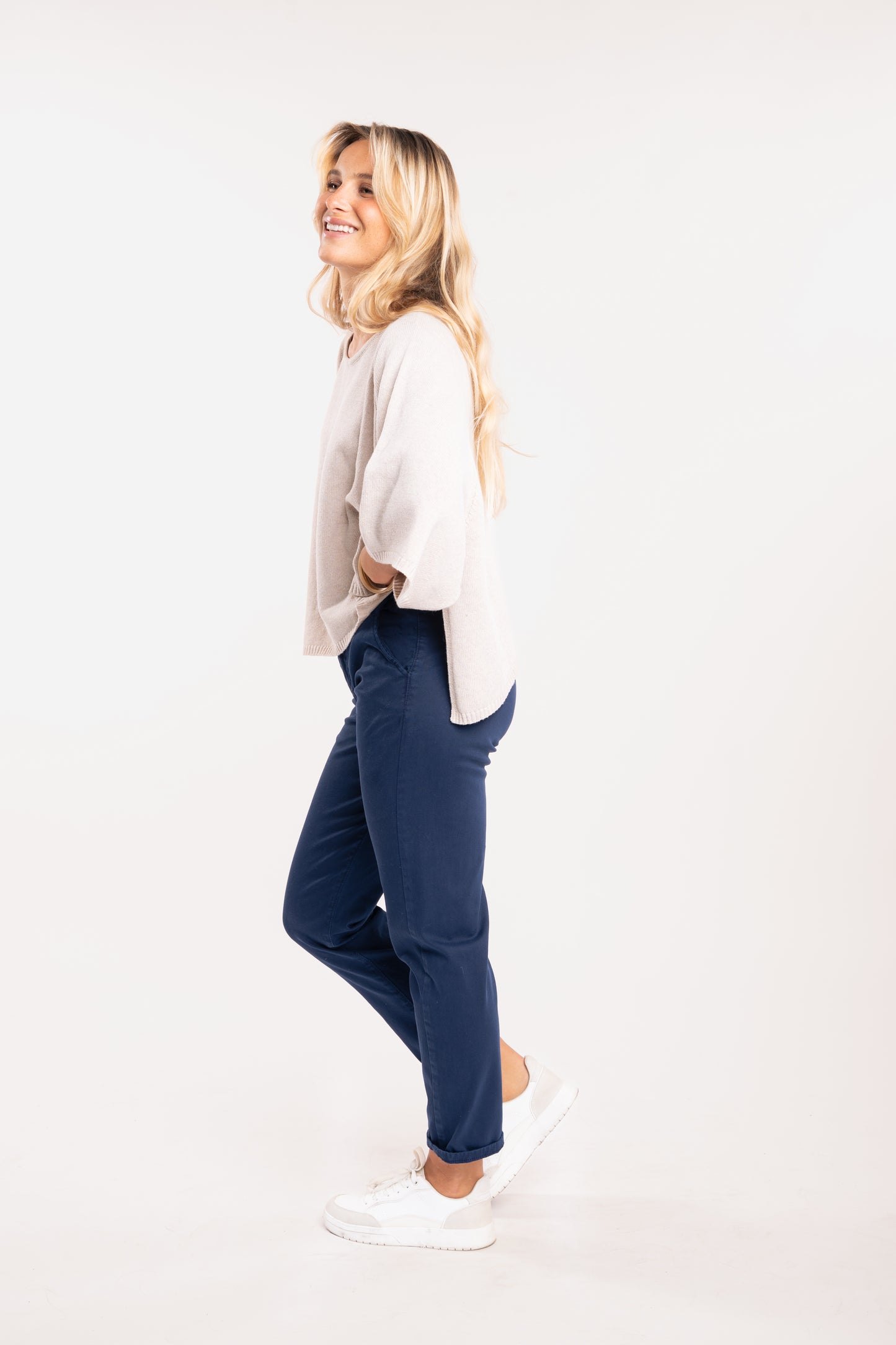 Pull femme oversize beige et chino 7/8ème marine 