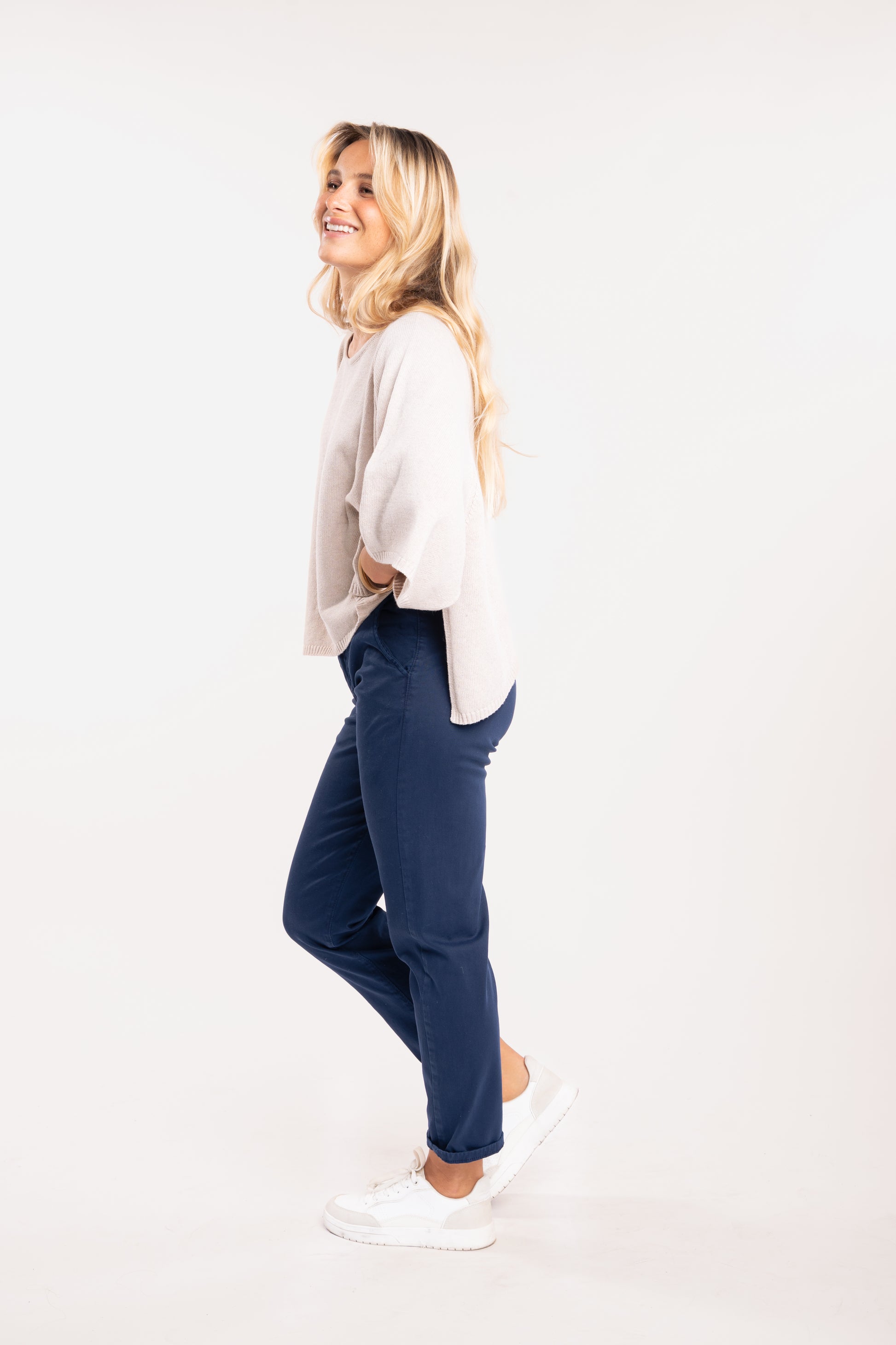 Pull femme oversize beige et chino 7/8ème marine 