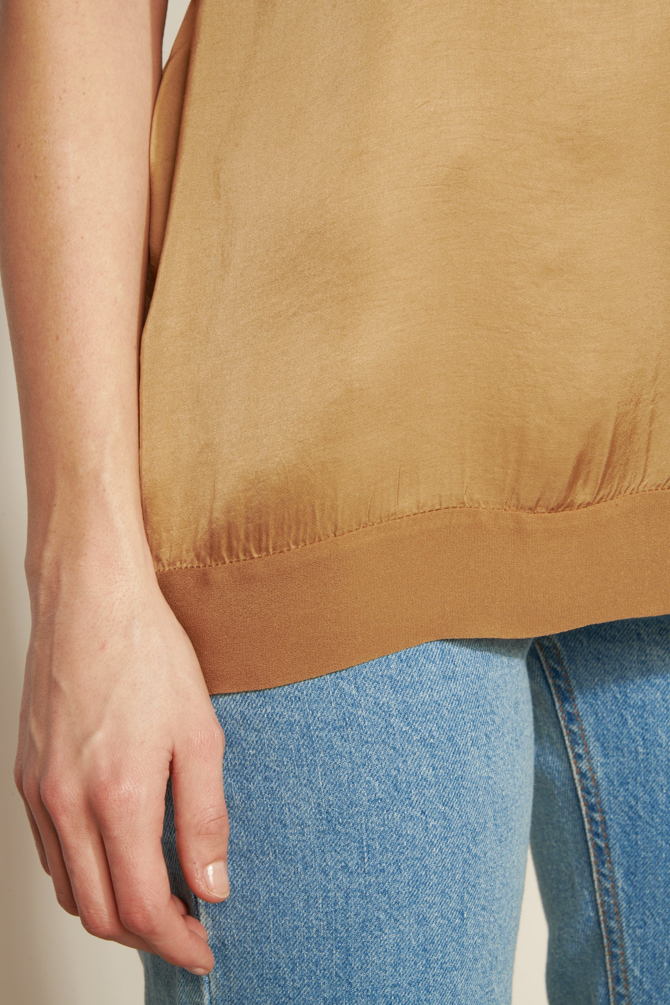 SLIKY TWO-MATERIAL CARACO (F2561T05Q07Q) - CAMEL