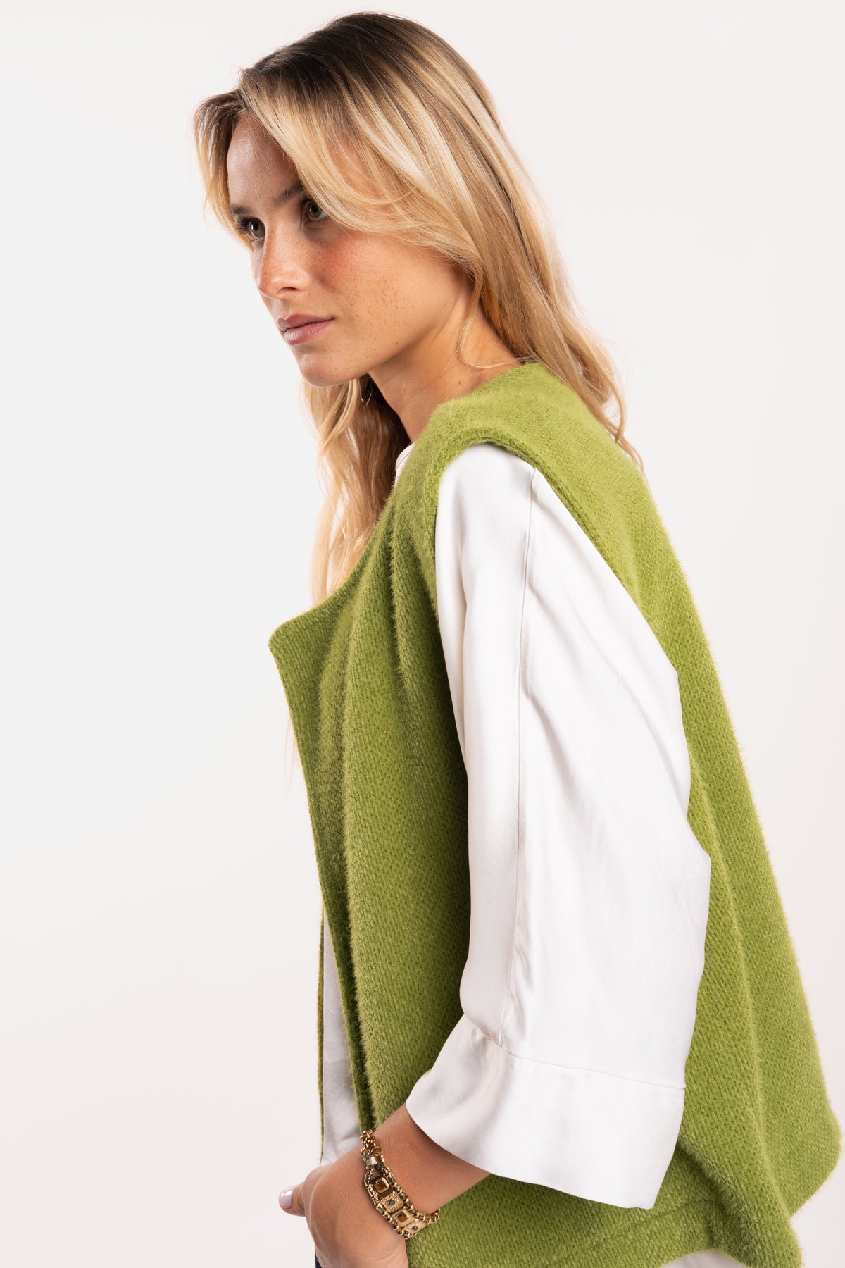 Top satiné blanc avec gilet femme sans manches vert olive