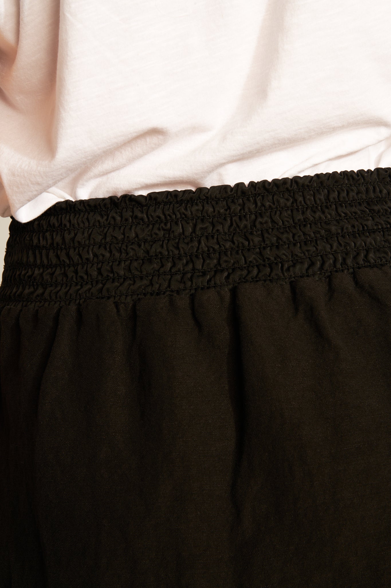 SHORT LINEN RAYON SKIRT - BLACK