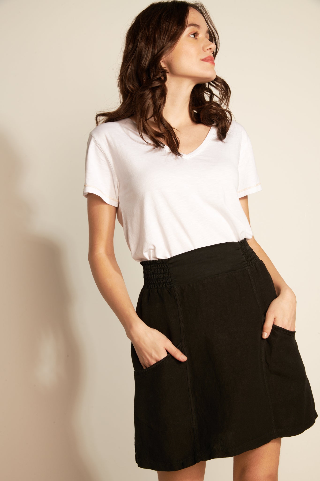 SHORT LINEN RAYON SKIRT - BLACK