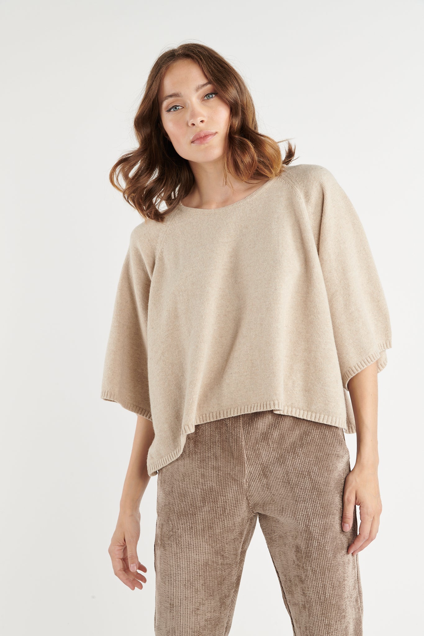 PULL COURT OVERSIZE SÉLENA BEIGE