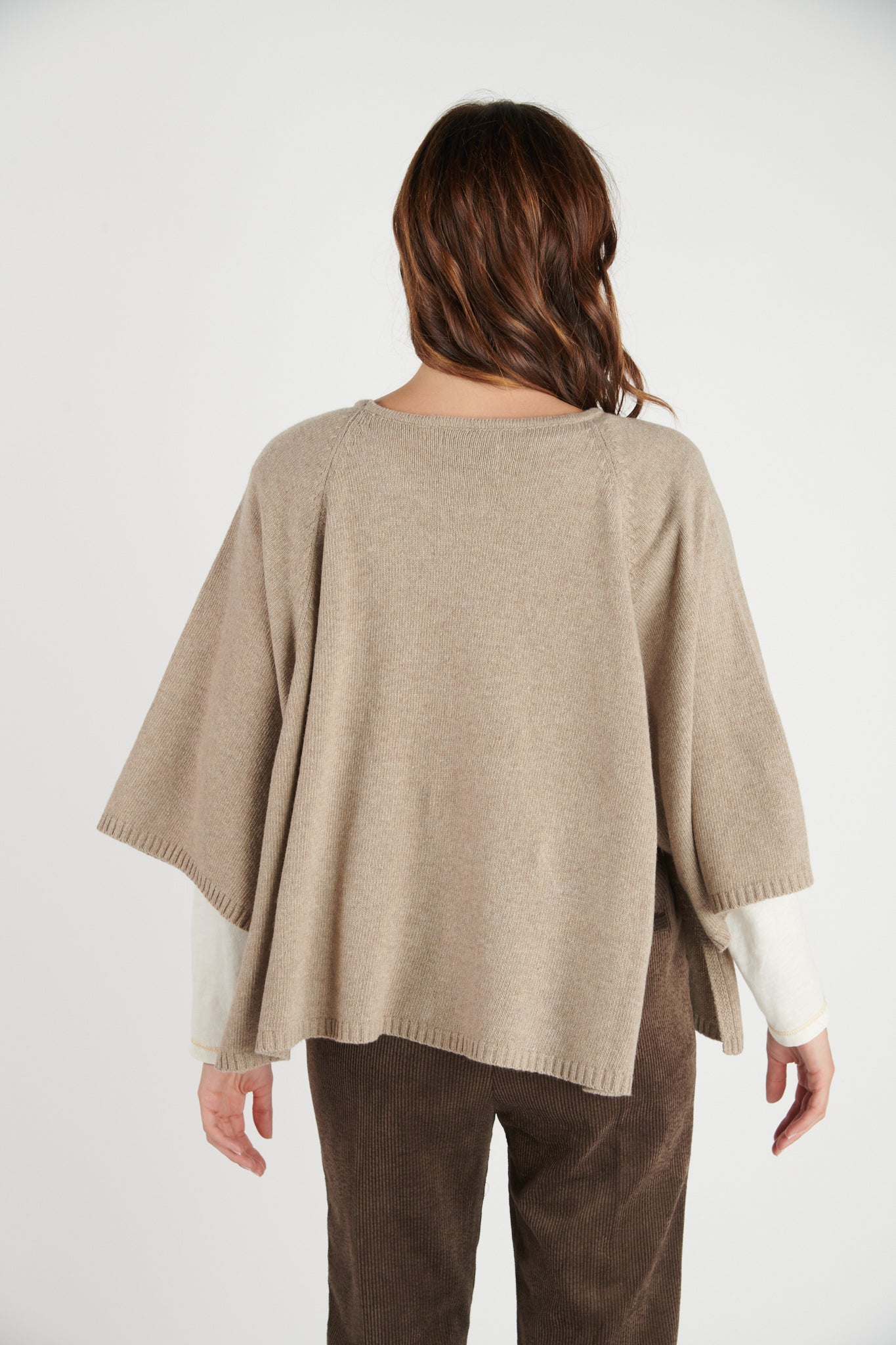 PULL COURT OVERSIZE SÉLENA TAUPE