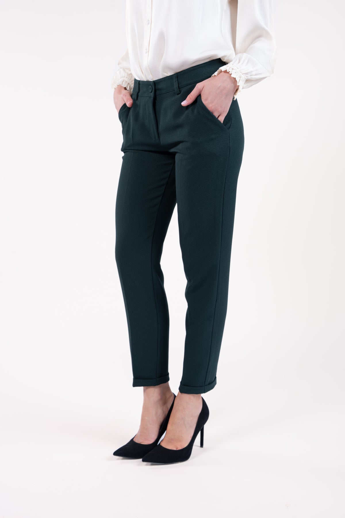 Pantalon cigarette 7/8ème vert et talon noir 