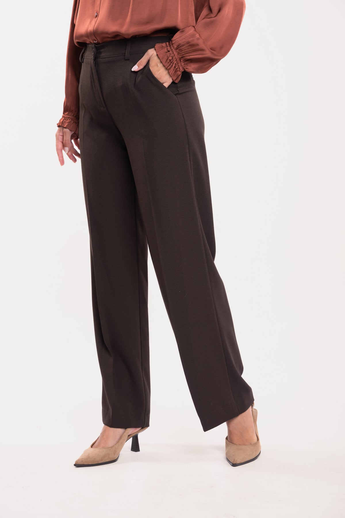 Chemise col plissé acajou et pantalon maxi évasé marron 