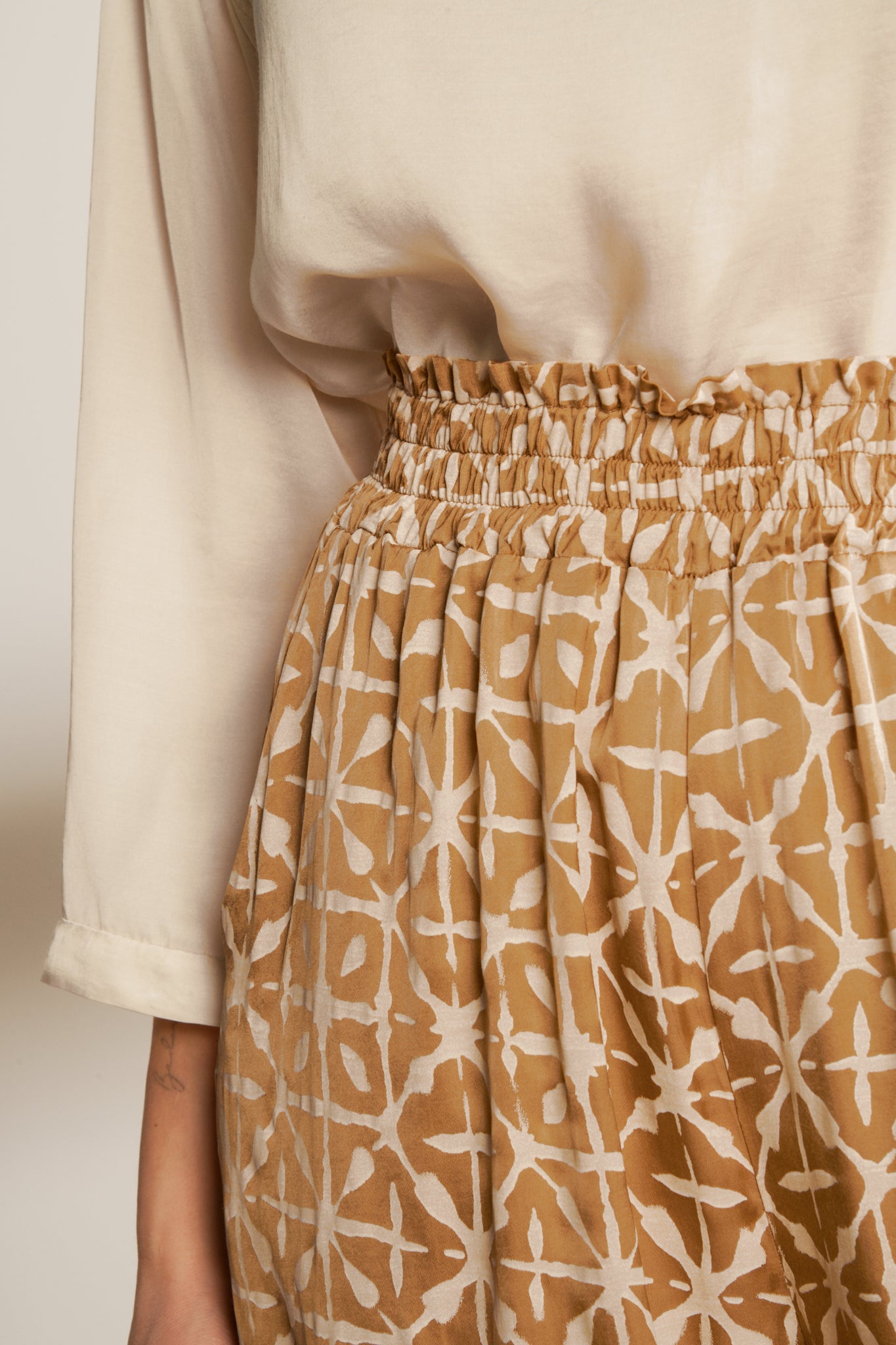 WIDE SILKY ETHNIC TROUSERS (F5017P05Q) - CAMEL 75V