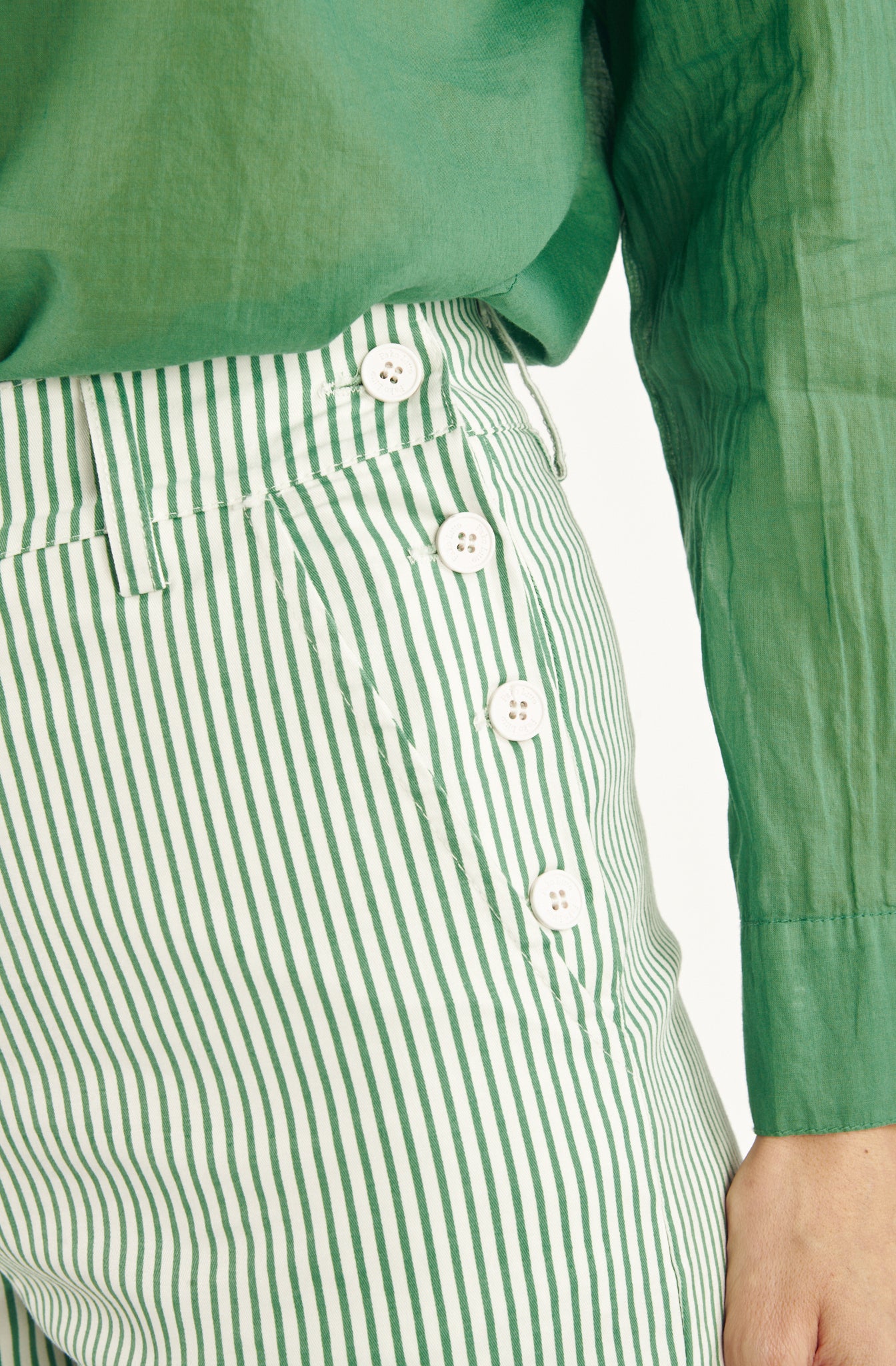 PANTALON ÉVASÉ À RAYURES VERT CAIN