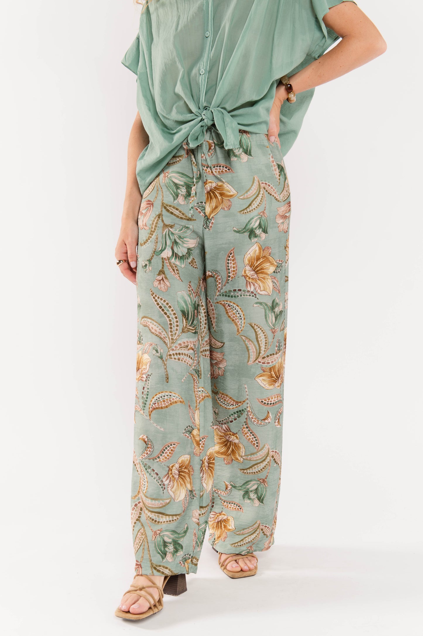 PANTALON À FLEURS ESMÉ VERT D'EAU