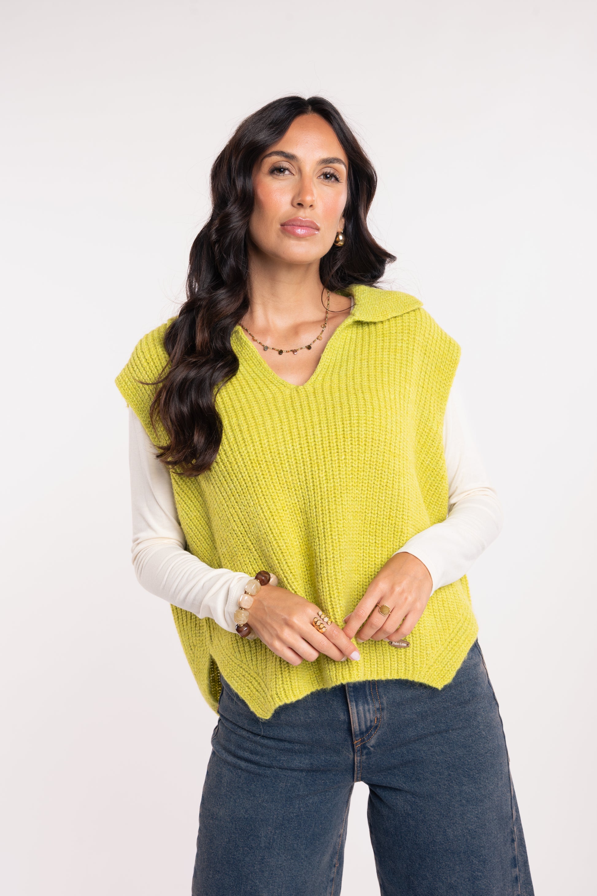 Pull col polo vert olive et t-shirt col v écru 