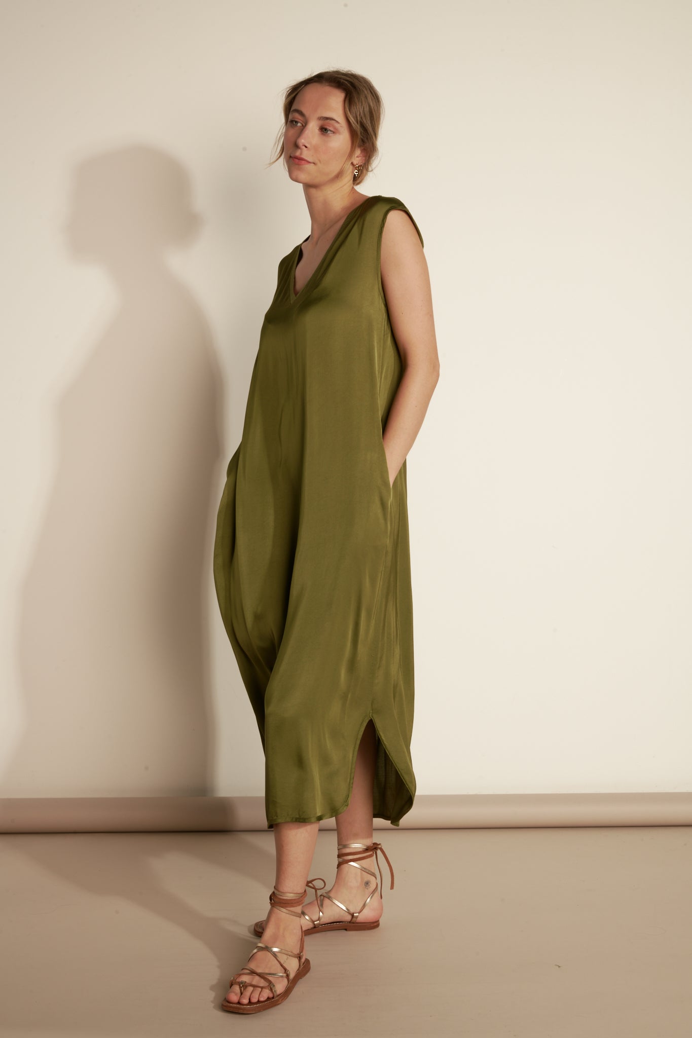 LIQUETTE SILKY MIDI DRESS (FA651A05Q) - KHAKI