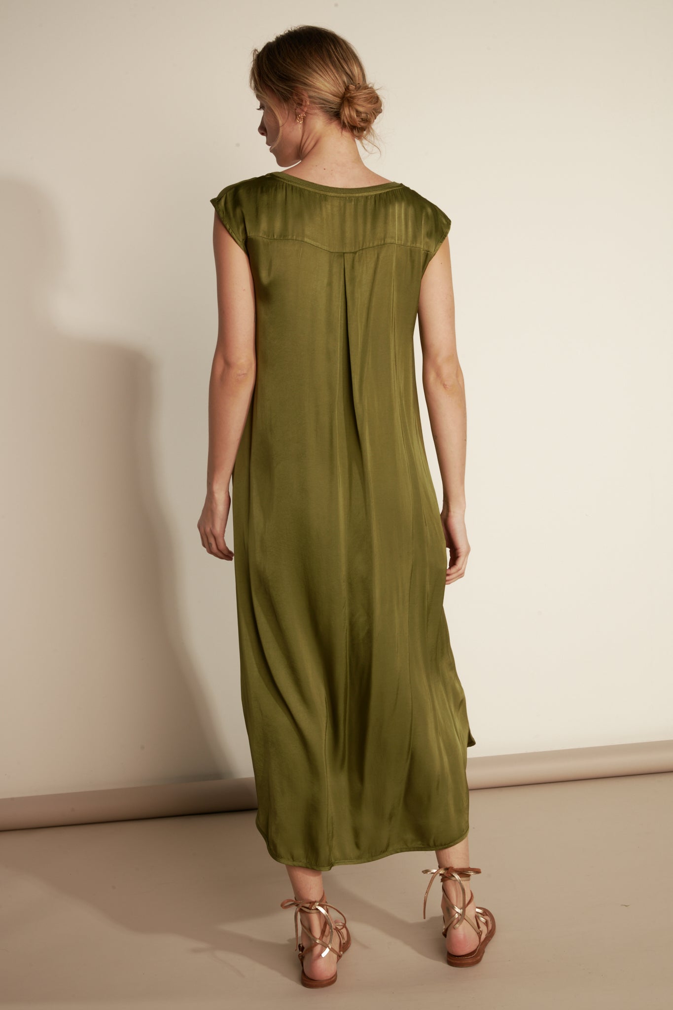 LIQUETTE SILKY MIDI DRESS (FA651A05Q) - KHAKI
